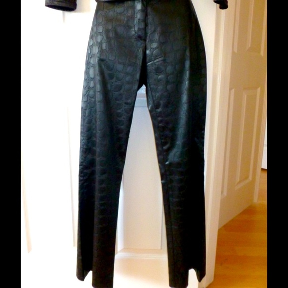 Vintage & Extremely flattering  Sharagano designer pants - Made in Paris